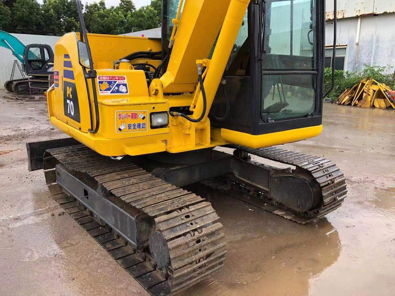 KOMATSU PC70-8 - حفارات زحافة: صور 4 KOMATSU PC70-8 - حفارات زحافة: صور 4