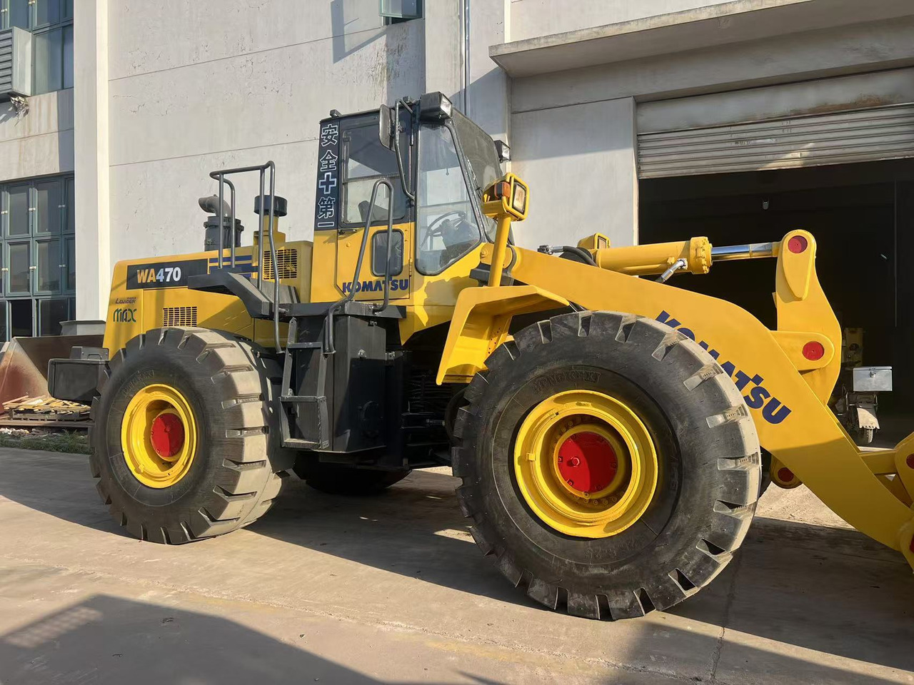 KOMATSU WA470-3 - اللودر بعجل: صور 4 KOMATSU WA470-3 - اللودر بعجل: صور 4