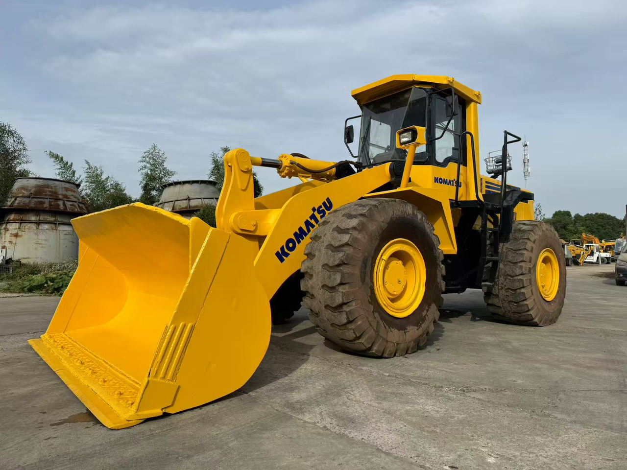 KOMATSU WA470-3 - اللودر بعجل: صور 4 KOMATSU WA470-3 - اللودر بعجل: صور 4