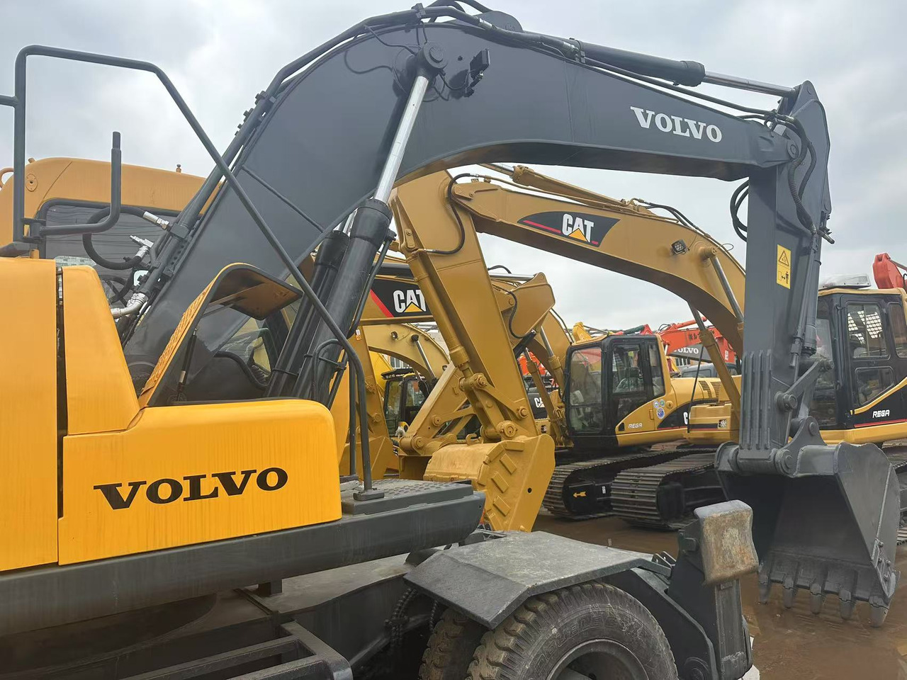 VOLVO EW170BLC - حفارة على عجلات: صور 3 VOLVO EW170BLC - حفارة على عجلات: صور 3