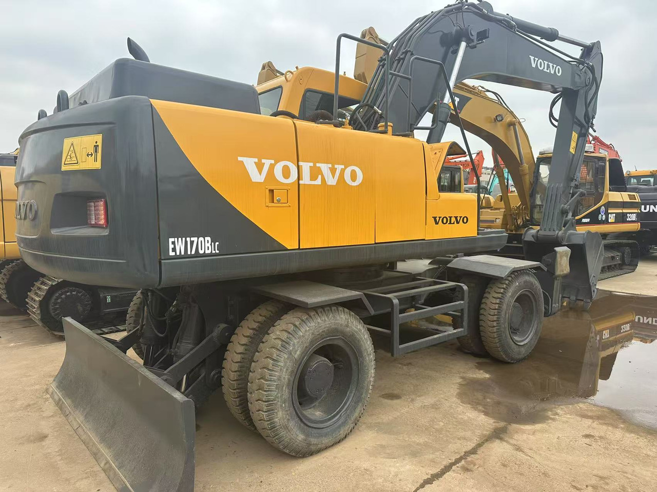 VOLVO EW170BLC - حفارة على عجلات: صور 1 VOLVO EW170BLC - حفارة على عجلات: صور 1
