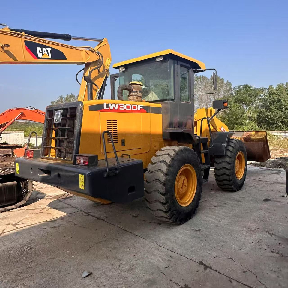XCMG LW300F - اللودر بعجل: صور 4 XCMG LW300F - اللودر بعجل: صور 4
