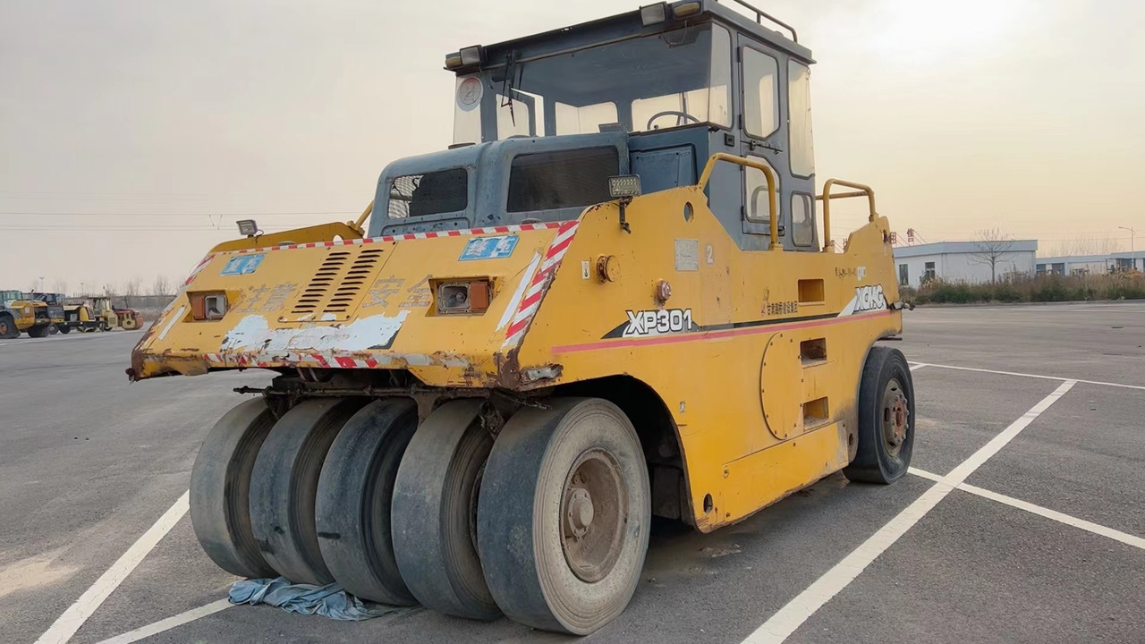 XCMG XP301 - مدحلة الأسفلت: صور 1 XCMG XP301 - مدحلة الأسفلت: صور 1