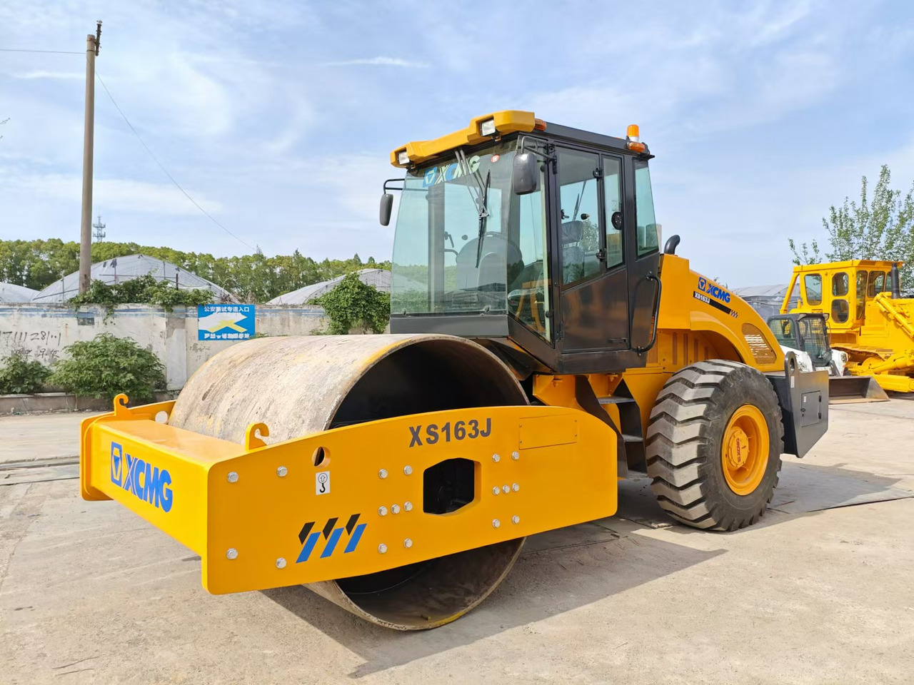 XCMG XS163J - مدحلة الأسفلت: صور 3 XCMG XS163J - مدحلة الأسفلت: صور 3