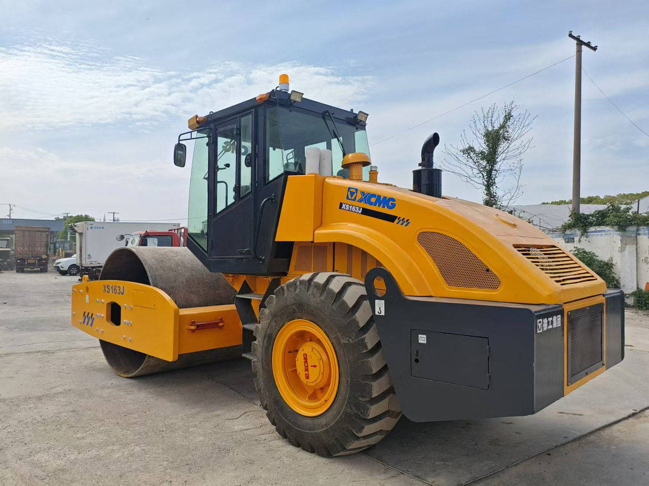 XCMG XS163J - مدحلة الأسفلت: صور 4 XCMG XS163J - مدحلة الأسفلت: صور 4