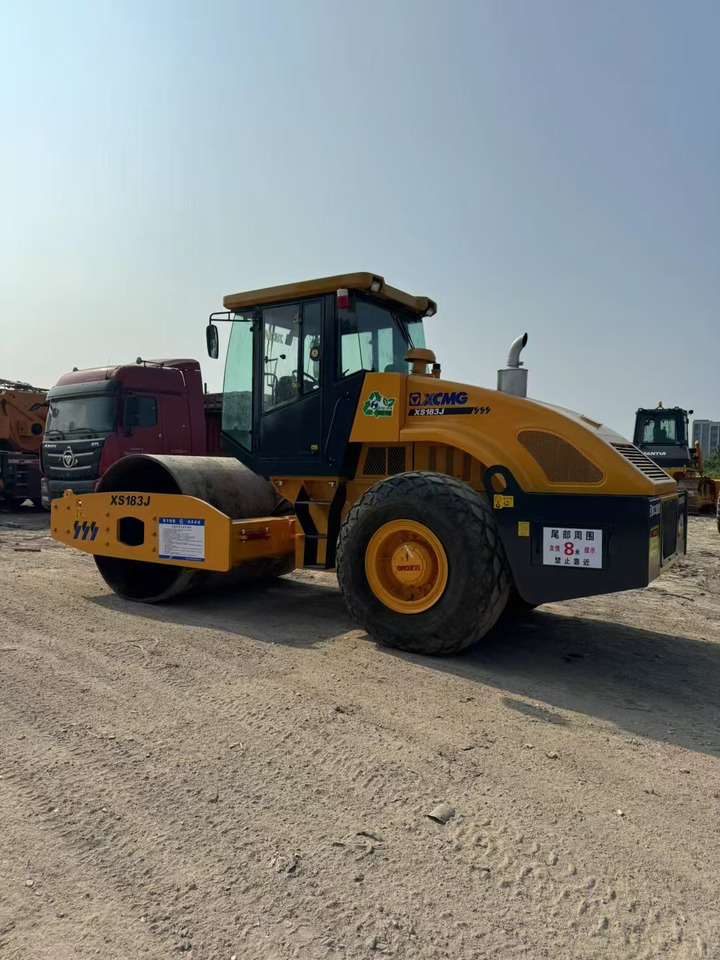 XCMG XS183J - مدحلة الأسفلت: صور 2 XCMG XS183J - مدحلة الأسفلت: صور 2