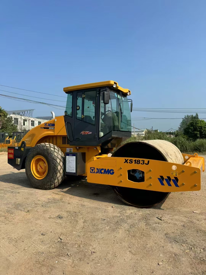 XCMG XS183J - مدحلة الأسفلت: صور 4 XCMG XS183J - مدحلة الأسفلت: صور 4
