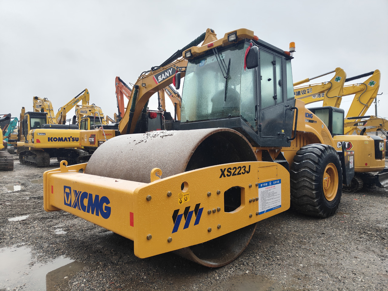 XCMG XS223J - مدحلة الأسفلت: صور 4 XCMG XS223J - مدحلة الأسفلت: صور 4