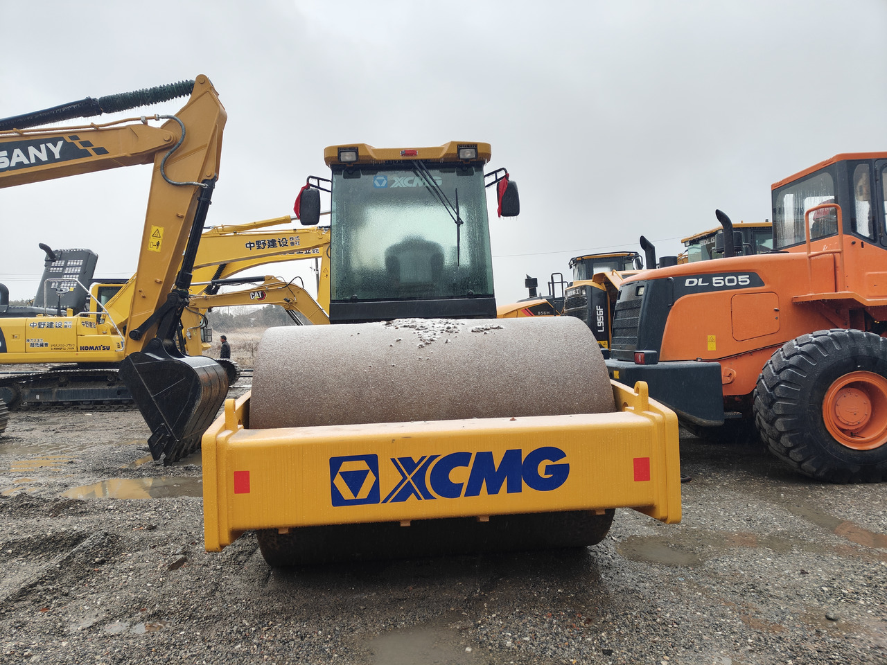 XCMG XS223J - مدحلة الأسفلت: صور 3 XCMG XS223J - مدحلة الأسفلت: صور 3