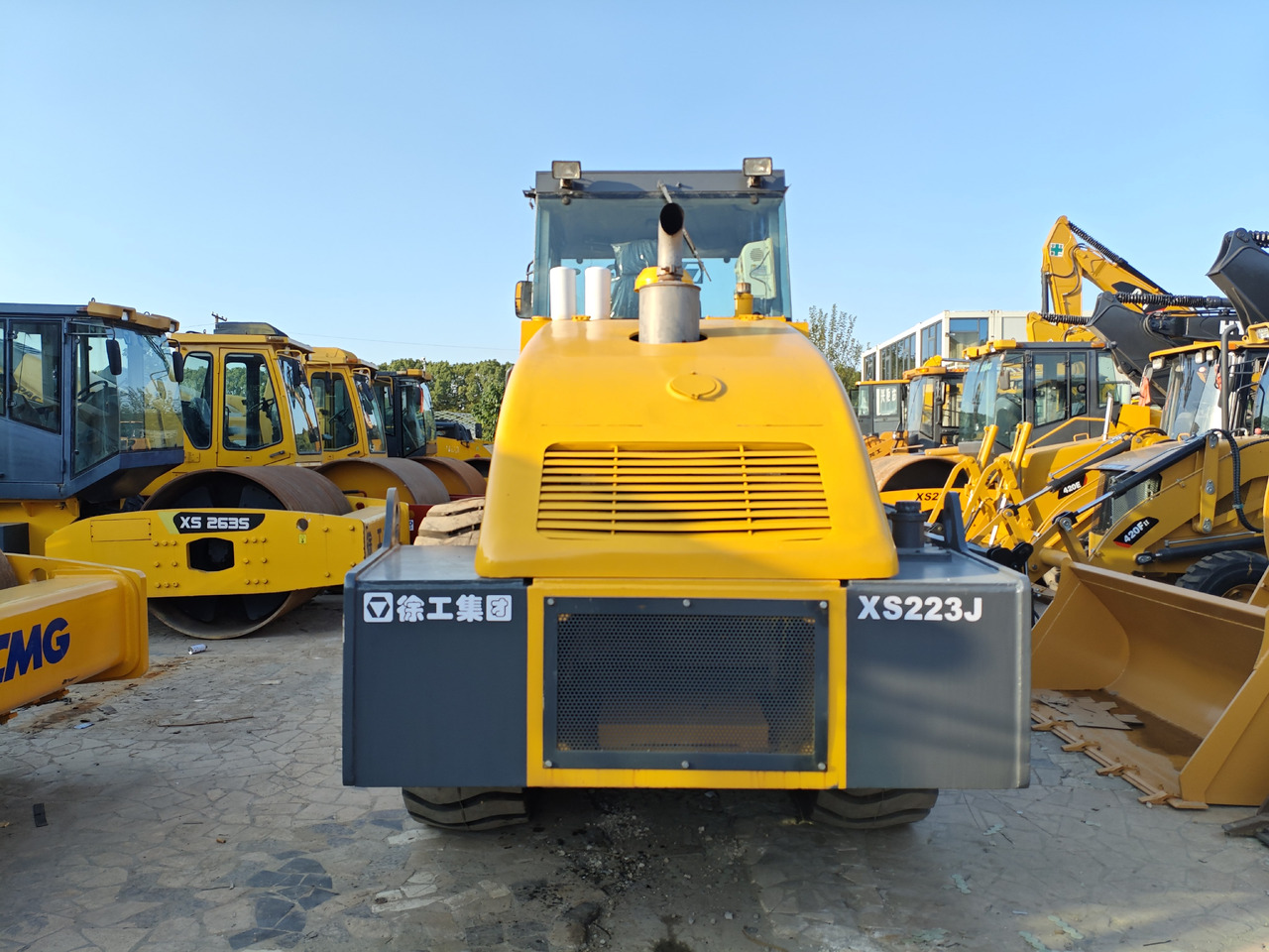 XCMG XS223J - مدحلة الأسفلت: صور 4 XCMG XS223J - مدحلة الأسفلت: صور 4