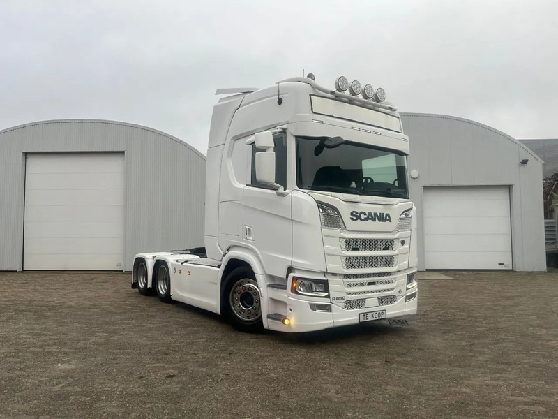 Scania R650 V8 NGS R650 6x4 - شاحنة جرار: صور 1 Scania R650 V8 NGS R650 6x4 - شاحنة جرار: صور 1