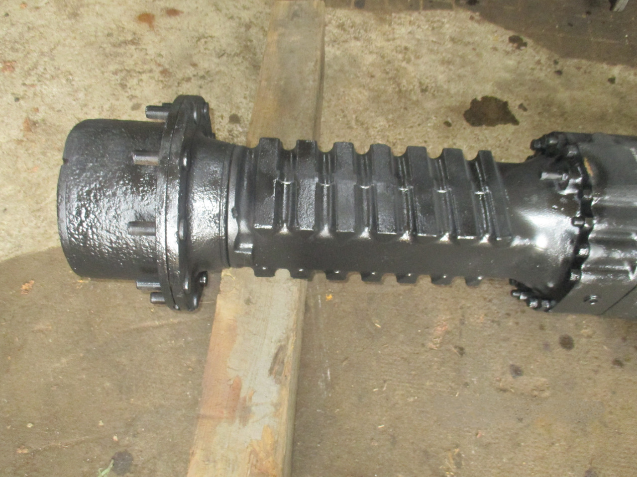 Most napędowy Clark Hurth 123/001 - المحور و قطع الغيار - آلات البناء: صور 4 Most napędowy Clark Hurth 123/001 - المحور و قطع الغيار - آلات البناء: صور 4