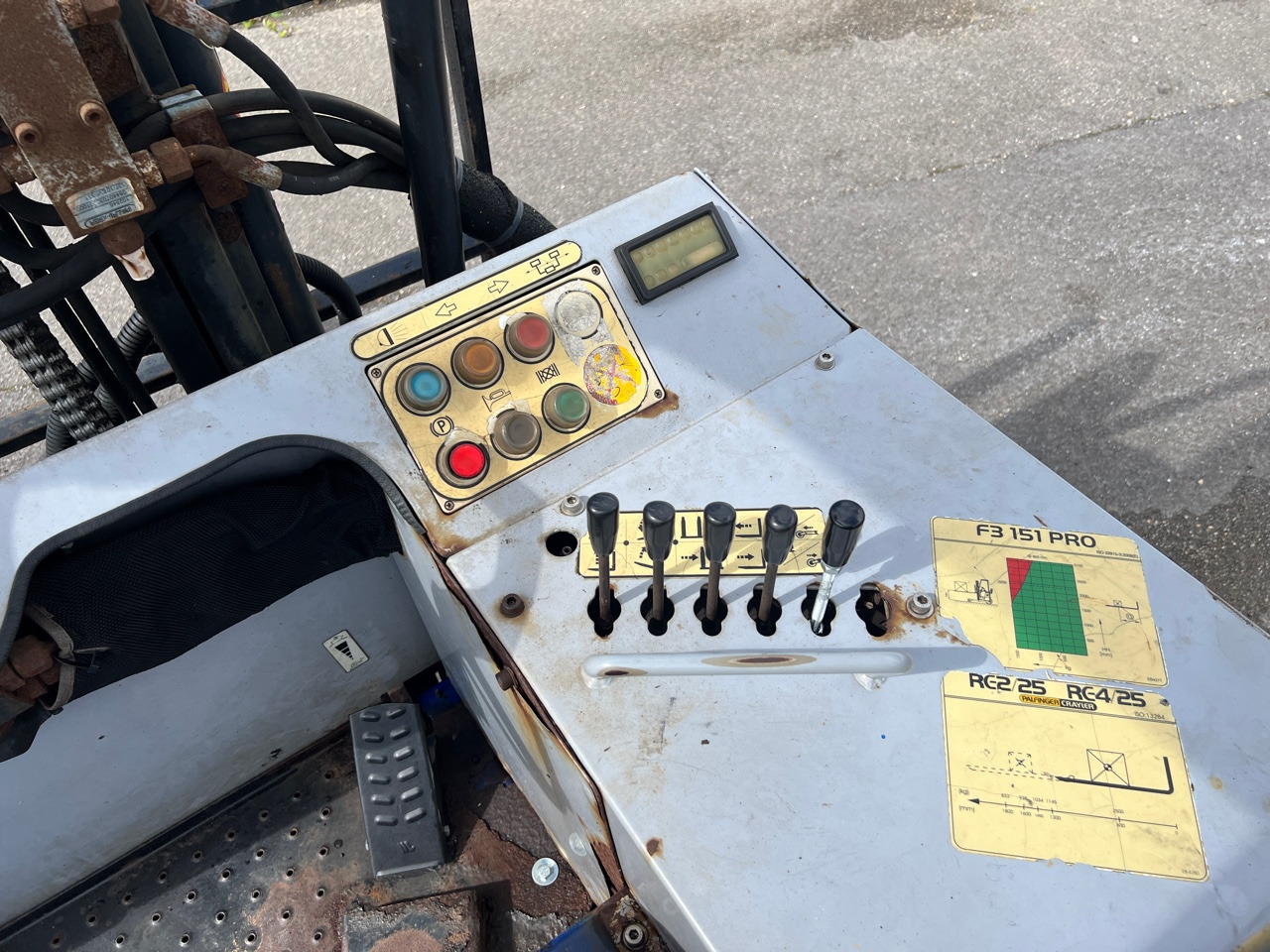 PALFINGER CRAYLER PALFINGER CRAYLER F3 151 - رافعة شوكية مثبتة على شاحنة: صور 3 PALFINGER CRAYLER PALFINGER CRAYLER F3 151 - رافعة شوكية مثبتة على شاحنة: صور 3