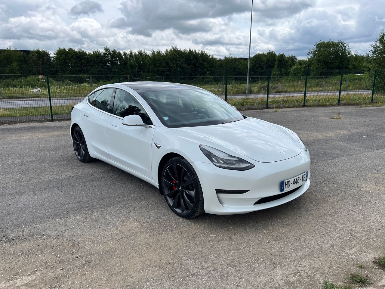 TESLA Model 3 Performance Dual Motor FSD 3 Autopilot - سيدان: صور 4 TESLA Model 3 Performance Dual Motor FSD 3 Autopilot - سيدان: صور 4