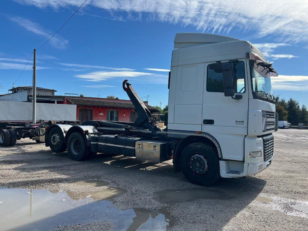DAF XF530 SCARRABILE - شاحنة ذات الخطاف: صور 4 DAF XF530 SCARRABILE - شاحنة ذات الخطاف: صور 4