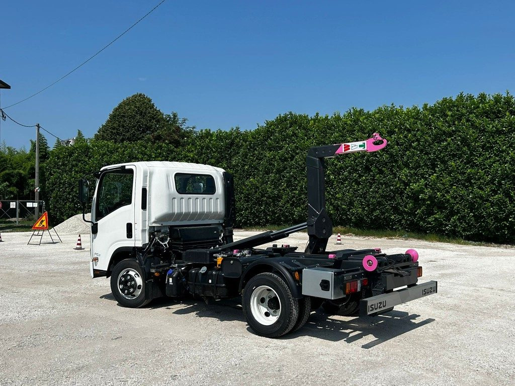 ISUZU P75 NUOVO SCARRABILE - شاحنة ذات الخطاف: صور 5 ISUZU P75 NUOVO SCARRABILE - شاحنة ذات الخطاف: صور 5