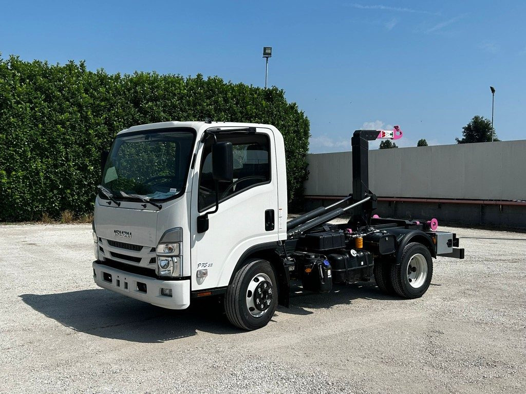 ISUZU P75 NUOVO SCARRABILE - شاحنة ذات الخطاف: صور 1 ISUZU P75 NUOVO SCARRABILE - شاحنة ذات الخطاف: صور 1