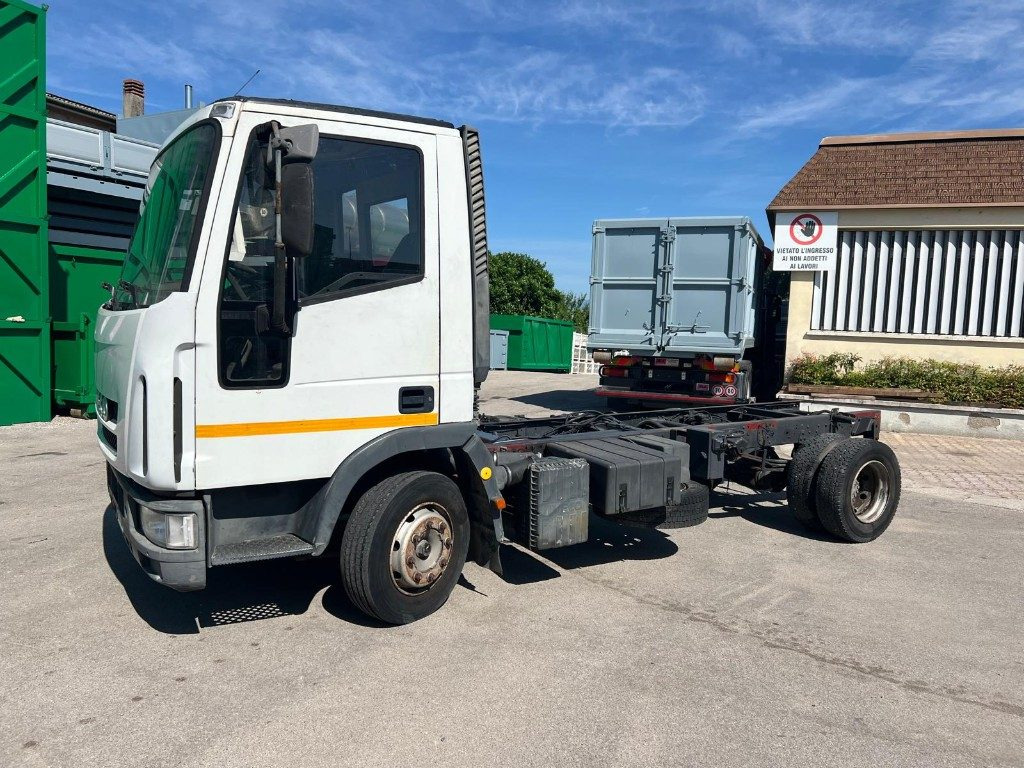 IVECO 80E15 A TELAIO - الشاسيه شاحنة: صور 5 IVECO 80E15 A TELAIO - الشاسيه شاحنة: صور 5