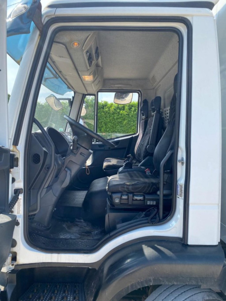 IVECO EUROCARGO 120E25 SCARRABILE - شاحنة ذات الخطاف: صور 5 IVECO EUROCARGO 120E25 SCARRABILE - شاحنة ذات الخطاف: صور 5