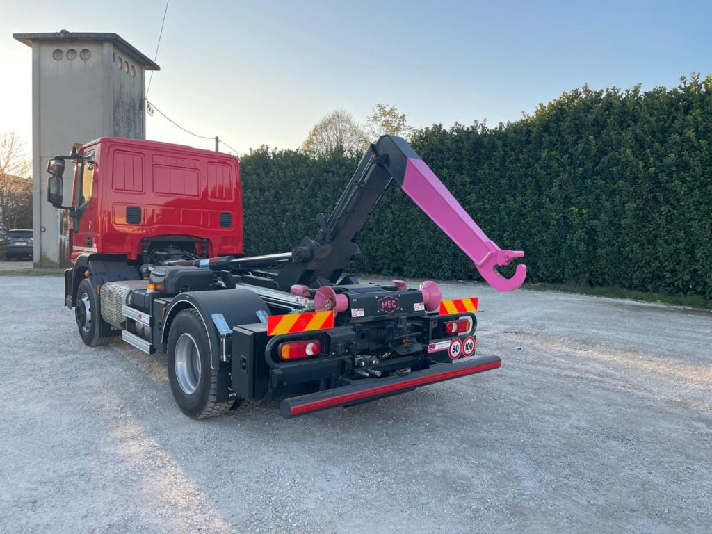شاحنة ذات الخطاف IVECO EUROCARGO 160E32 CON SCARRABILE NUOVO: صور 15