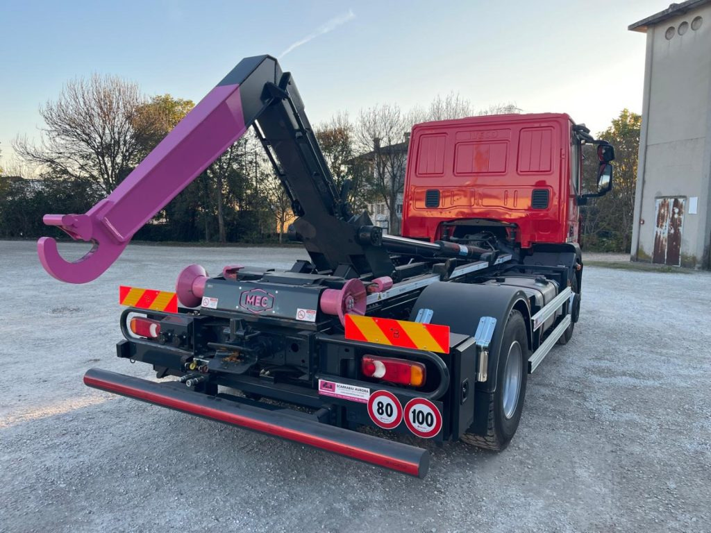 IVECO EUROCARGO 160E32 CON SCARRABILE NUOVO - شاحنة ذات الخطاف: صور 5 IVECO EUROCARGO 160E32 CON SCARRABILE NUOVO - شاحنة ذات الخطاف: صور 5