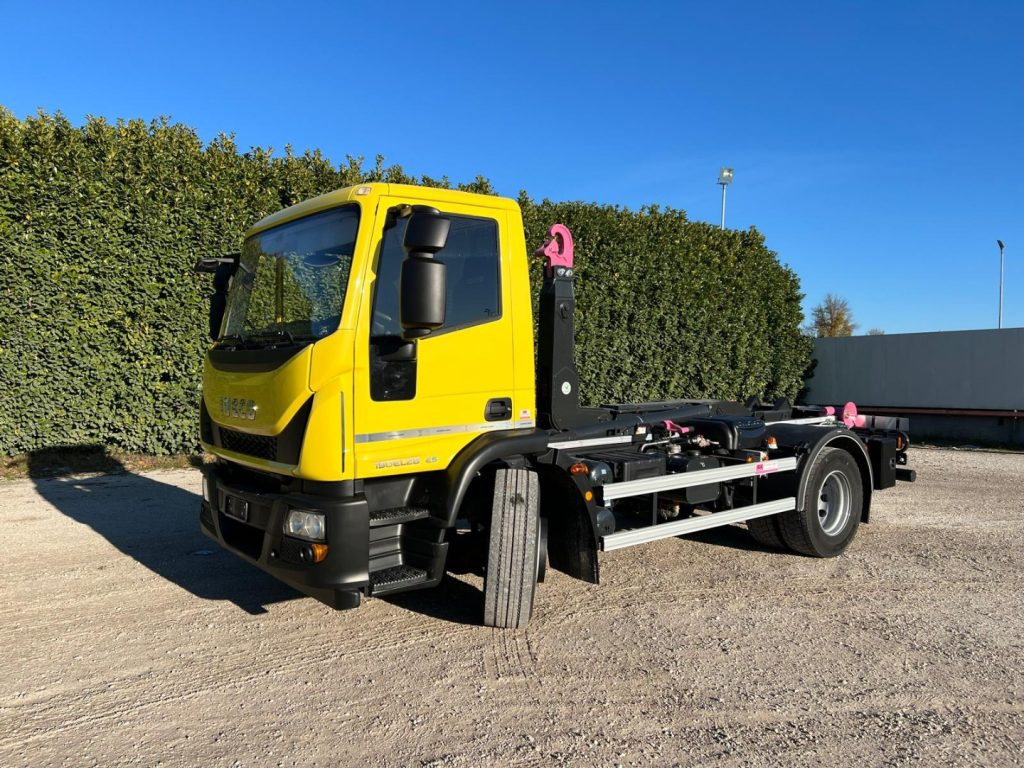 IVECO EUROCARGO 180EL28 SCARRABILE - شاحنة ذات الخطاف: صور 1 IVECO EUROCARGO 180EL28 SCARRABILE - شاحنة ذات الخطاف: صور 1