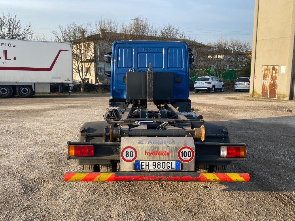 IVECO EUROCARGO 75E18 SCARRABILE - شاحنة ذات الخطاف: صور 5 IVECO EUROCARGO 75E18 SCARRABILE - شاحنة ذات الخطاف: صور 5