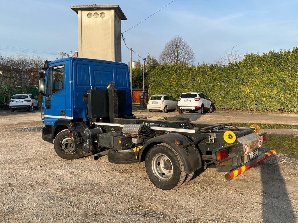 IVECO EUROCARGO 75E18 SCARRABILE - شاحنة ذات الخطاف: صور 4 IVECO EUROCARGO 75E18 SCARRABILE - شاحنة ذات الخطاف: صور 4