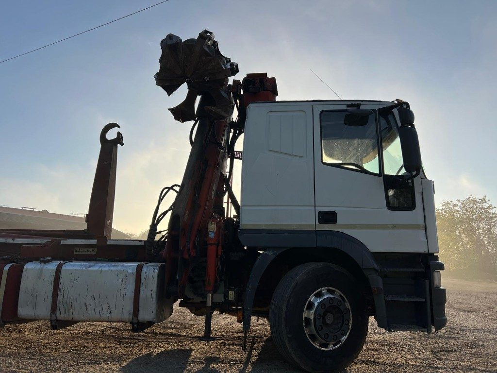 IVECO EUROTECH 440E43 SCARRABILE CON GRU - شاحنة ذات الخطاف: صور 5 IVECO EUROTECH 440E43 SCARRABILE CON GRU - شاحنة ذات الخطاف: صور 5