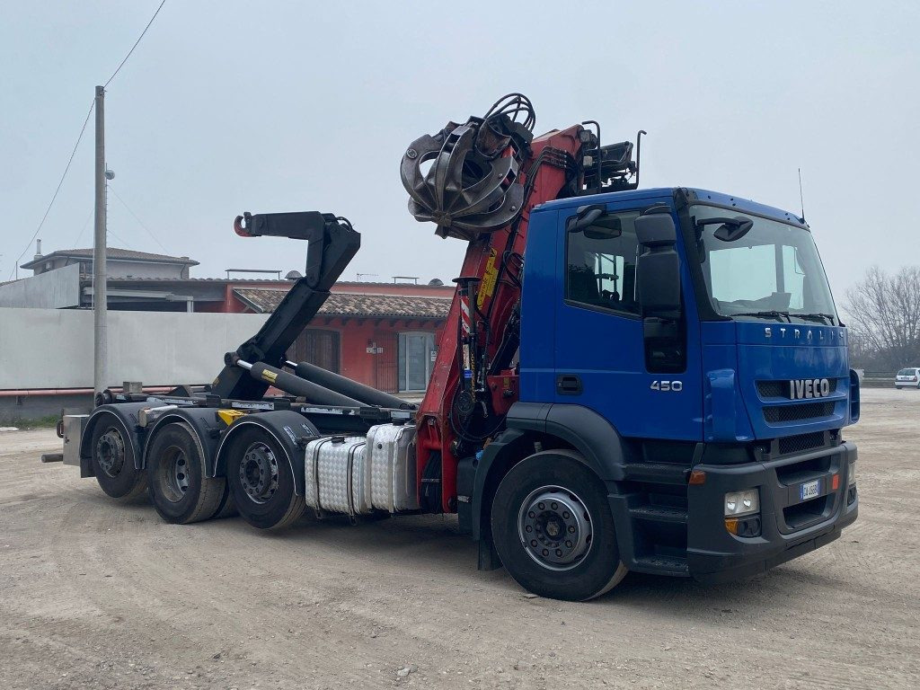 IVECO STRALIS 260.450 SCARRABILE CON GRU - شاحنة ذات الخطاف, شاحنة كرين: صور 1 IVECO STRALIS 260.450 SCARRABILE CON GRU - شاحنة ذات الخطاف, شاحنة كرين: صور 1