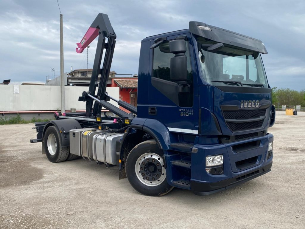 IVECO STRALIS 310 SCARRABILE FULL PNEUMATICO - شاحنة ذات الخطاف: صور 2 IVECO STRALIS 310 SCARRABILE FULL PNEUMATICO - شاحنة ذات الخطاف: صور 2