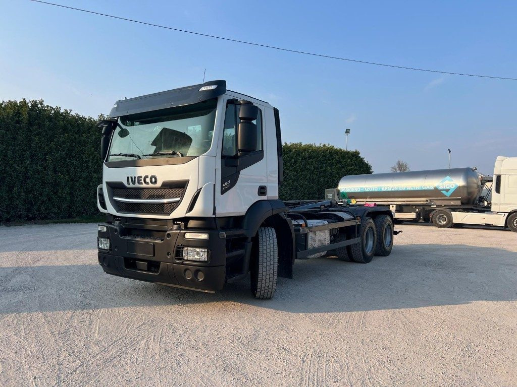 IVECO STRALIS 460 X-WAY USATO SCARRABILE 6X4 - شاحنة ذات الخطاف: صور 1 IVECO STRALIS 460 X-WAY USATO SCARRABILE 6X4 - شاحنة ذات الخطاف: صور 1