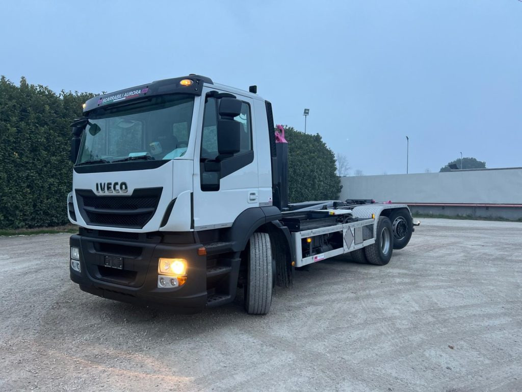 IVECO STRALIS AD260S45 SCARRABILE - شاحنة ذات الخطاف: صور 1 IVECO STRALIS AD260S45 SCARRABILE - شاحنة ذات الخطاف: صور 1