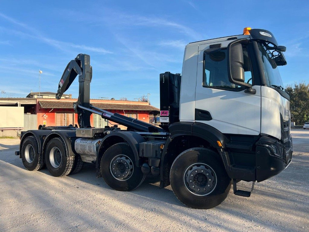 IVECO TRAKKER T-WAY AD500 NUOVO SCARRABILE - شاحنة ذات الخطاف: صور 4 IVECO TRAKKER T-WAY AD500 NUOVO SCARRABILE - شاحنة ذات الخطاف: صور 4
