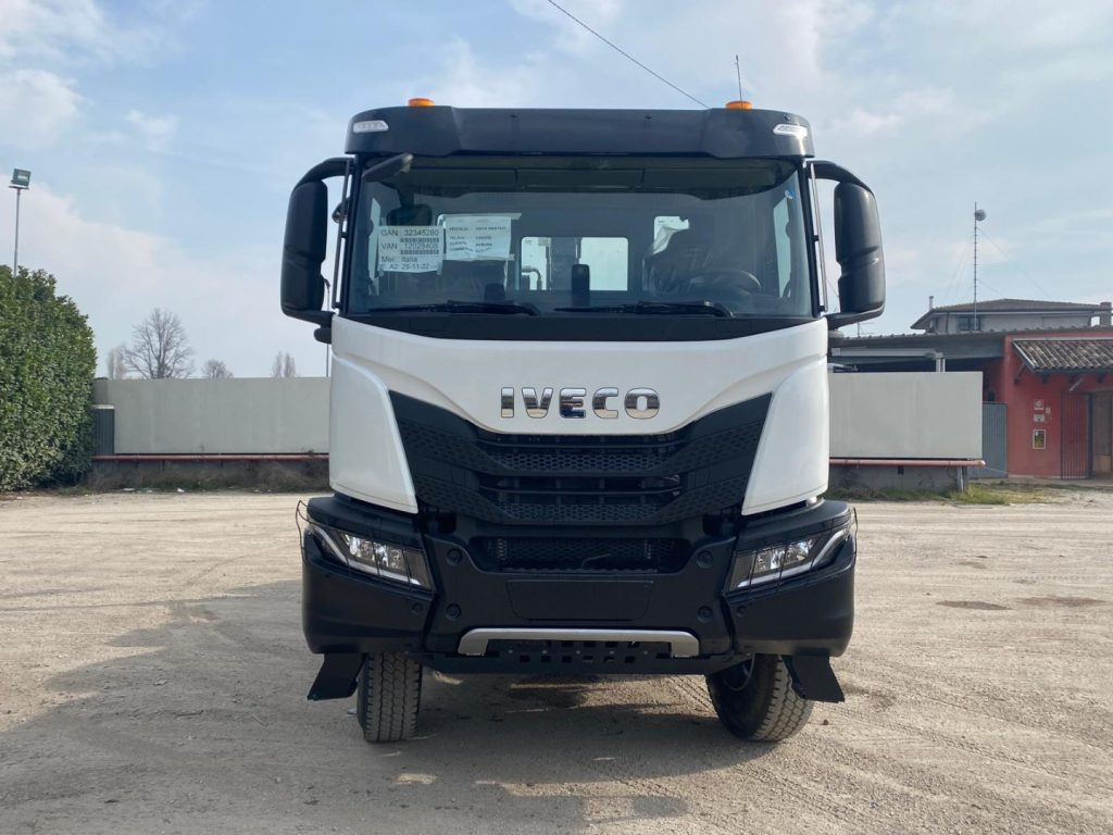 IVECO TRAKKER T-WAY AD510 NUOVO SCARRABILE - شاحنة ذات الخطاف: صور 2 IVECO TRAKKER T-WAY AD510 NUOVO SCARRABILE - شاحنة ذات الخطاف: صور 2