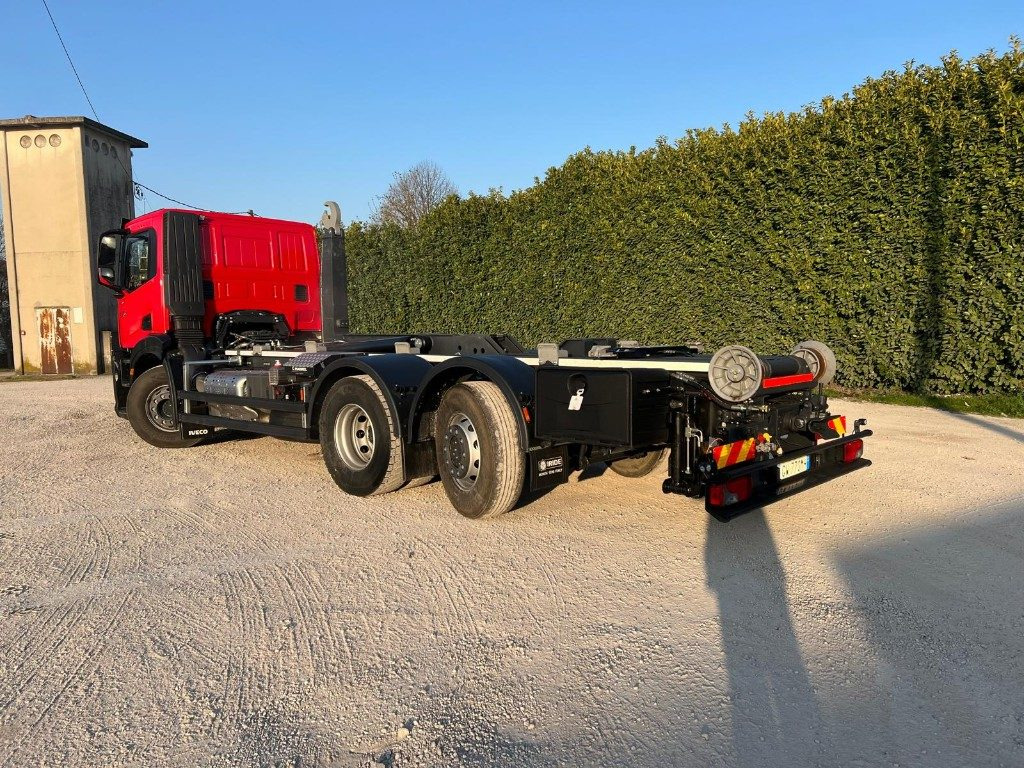 IVECO X-WAY AD260 NUOVO TARGATO SCARRABILE - شاحنة ذات الخطاف: صور 3 IVECO X-WAY AD260 NUOVO TARGATO SCARRABILE - شاحنة ذات الخطاف: صور 3