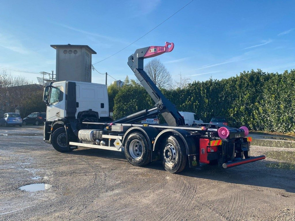 IVECO X-WAY AD280X48 NUOVO SCARRABILE PASSO 4500 - شاحنة ذات الخطاف: صور 4 IVECO X-WAY AD280X48 NUOVO SCARRABILE PASSO 4500 - شاحنة ذات الخطاف: صور 4