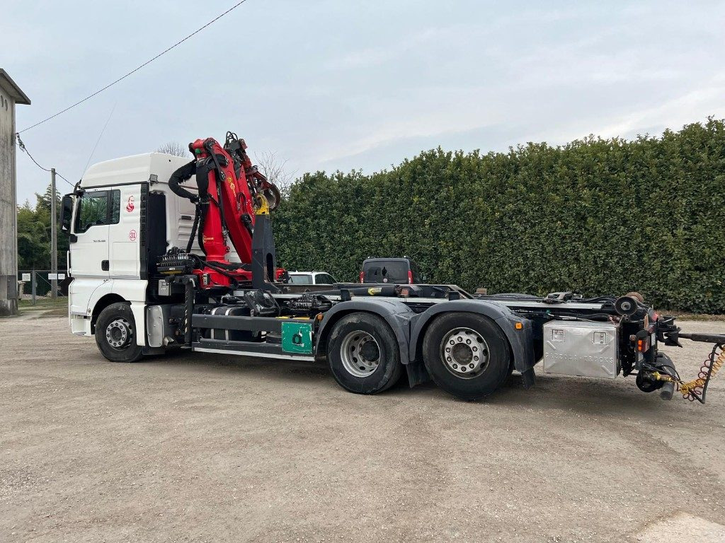 MAN TGX 26.480 SCARRABILE CON GRU - شاحنة ذات الخطاف, شاحنة كرين: صور 4 MAN TGX 26.480 SCARRABILE CON GRU - شاحنة ذات الخطاف, شاحنة كرين: صور 4