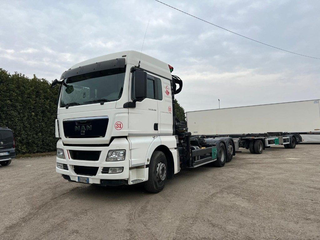 MAN TGX 26.480 SCARRABILE CON GRU - شاحنة ذات الخطاف, شاحنة كرين: صور 1 MAN TGX 26.480 SCARRABILE CON GRU - شاحنة ذات الخطاف, شاحنة كرين: صور 1