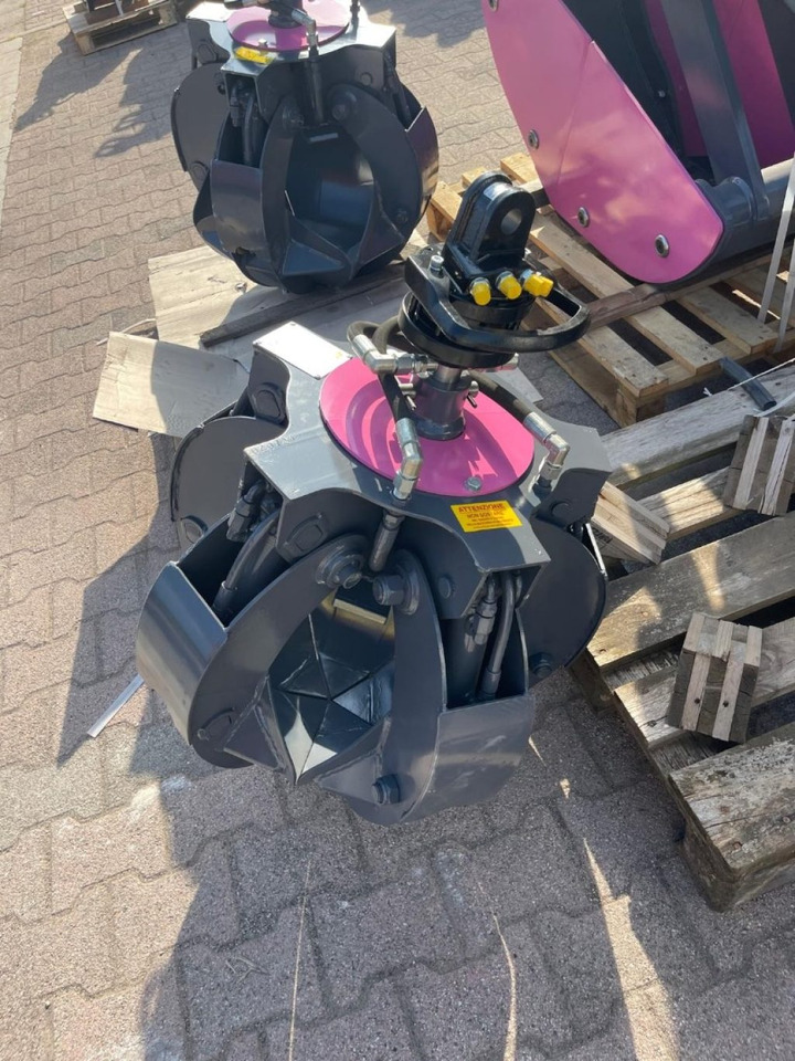 POLIPO NUOVO A 5 PALE - مخلبي: صور 1 POLIPO NUOVO A 5 PALE - مخلبي: صور 1