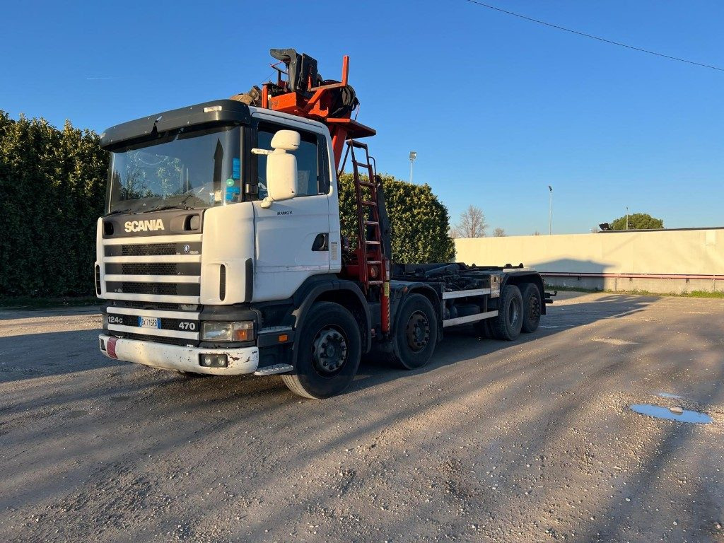 SCANIA CV R124 SCARRABILE CON GRU E POLIPO - شاحنة ذات الخطاف, شاحنة كرين: صور 1 SCANIA CV R124 SCARRABILE CON GRU E POLIPO - شاحنة ذات الخطاف, شاحنة كرين: صور 1