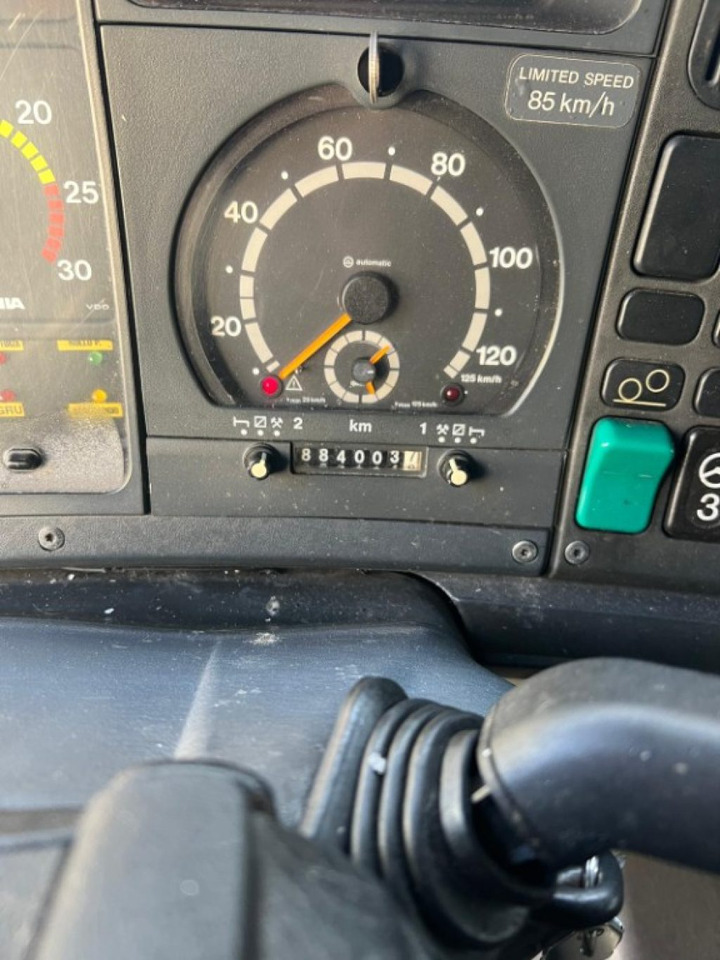 شاحنة ذات الخطاف SCANIA CV R124 SCARRABILE CON GRU E POLIPO: صور 9