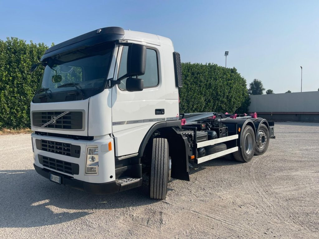 VOLVO FM9 SCARRABILE - شاحنة ذات الخطاف: صور 1 VOLVO FM9 SCARRABILE - شاحنة ذات الخطاف: صور 1