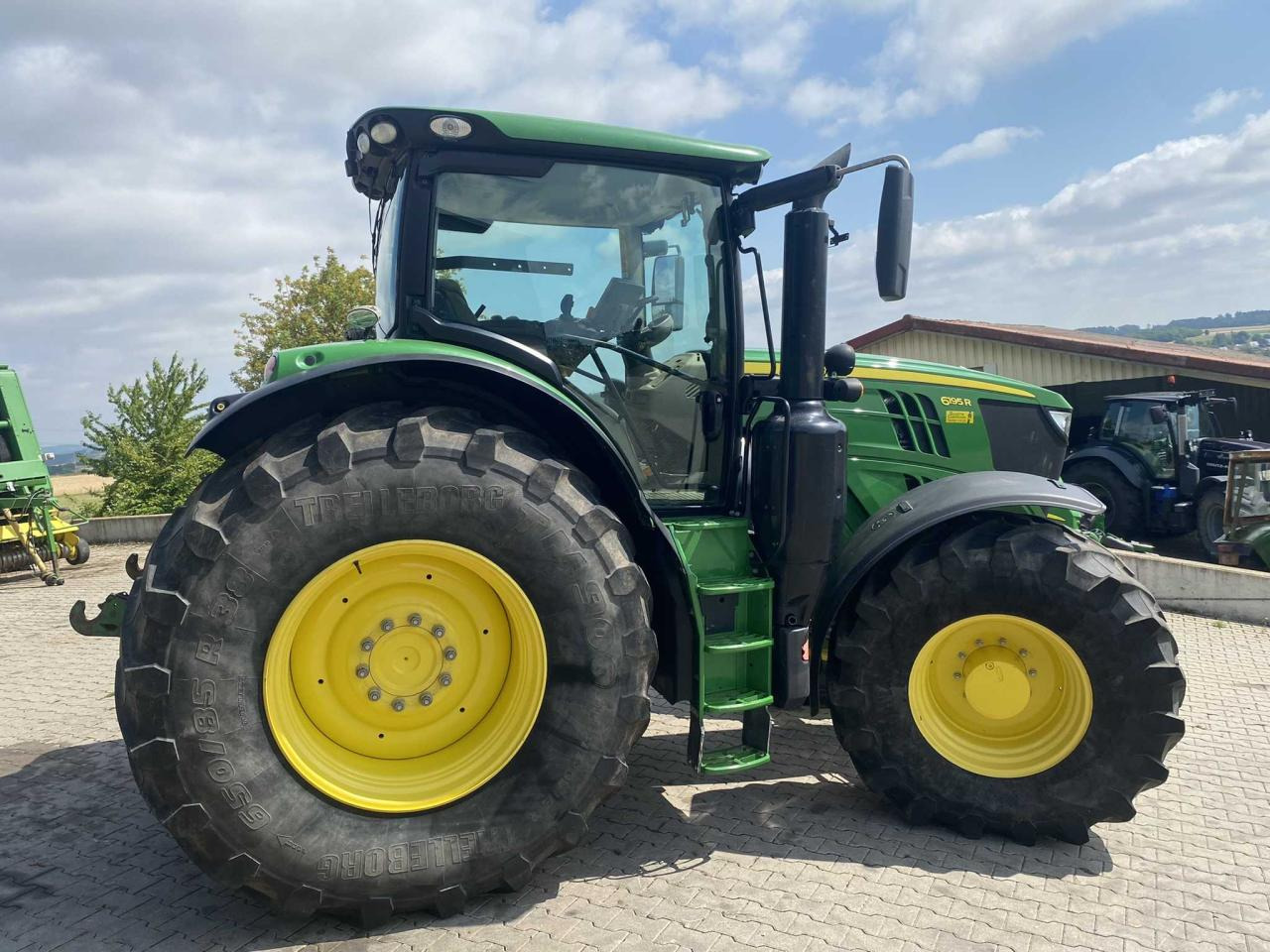 John Deere 6195R - جرار: صور 4 John Deere 6195R - جرار: صور 4