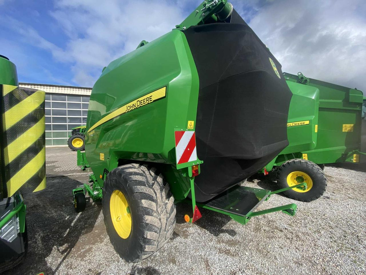 John Deere V461 R - 671 Bunde - مكبس القش الدائري: صور 4 John Deere V461 R - 671 Bunde - مكبس القش الدائري: صور 4