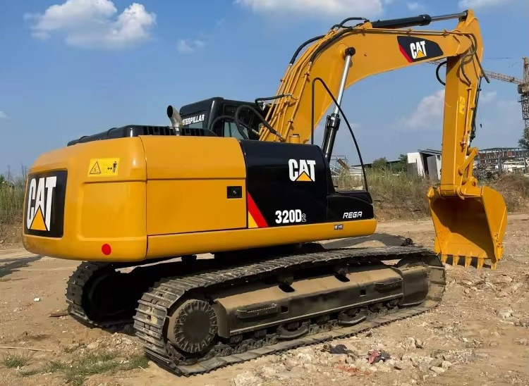 CATERPILLAR Crawler excavator Used excavator cat320 Japan brand Used CAT 320 Excavator Caterpillar 320D Crawler Excavator CAT320 used digger for sale - حفارات زحافة: صور 1 CATERPILLAR Crawler excavator Used excavator cat320 Japan brand Used CAT 320 Excavator Caterpillar 320D Crawler Excavator CAT320 used digger for sale - حفارات زحافة: صور 1