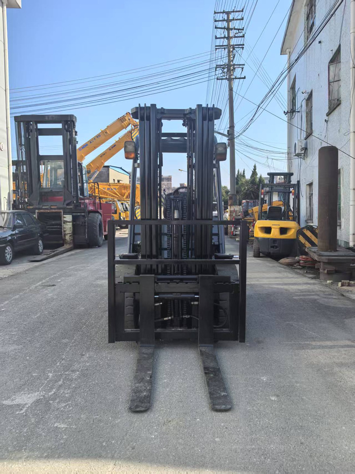 TOYOTA 8FD30 7FD30 FD50 FD100 Japan original 2.5ton 3Ton 3.5ton 5ton 7T 10t Used Diesel Forklift - رافعة شوكية ديزل: صور 4 TOYOTA 8FD30 7FD30 FD50 FD100 Japan original 2.5ton 3Ton 3.5ton 5ton 7T 10t Used Diesel Forklift - رافعة شوكية ديزل: صور 4