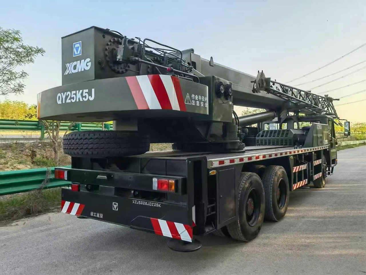 XCMG QY25K5-1 25 ton truck crane - موبايل كرين: صور 4 XCMG QY25K5-1 25 ton truck crane - موبايل كرين: صور 4
