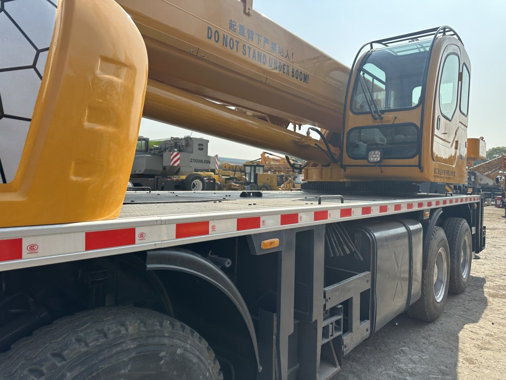 XCMG QY35K xct35l5 qy35k5c 35 ton truck crane - موبايل كرين: صور 5 XCMG QY35K xct35l5 qy35k5c 35 ton truck crane - موبايل كرين: صور 5
