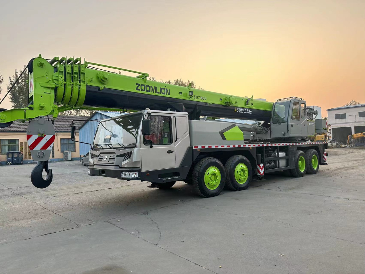 ZOOMLION ZTC700V QY70V 70 ton 80 ton 90 ton 100 ton 110 ton 120 ton used truck crane - موبايل كرين: صور 2 ZOOMLION ZTC700V QY70V 70 ton 80 ton 90 ton 100 ton 110 ton 120 ton used truck crane - موبايل كرين: صور 2
